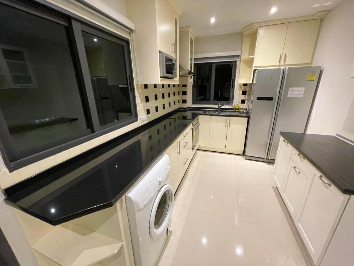 Villa Private Pool & Jacuzzi Villa, Phratumnak, - 600m From The Beach, 711 Nearby *