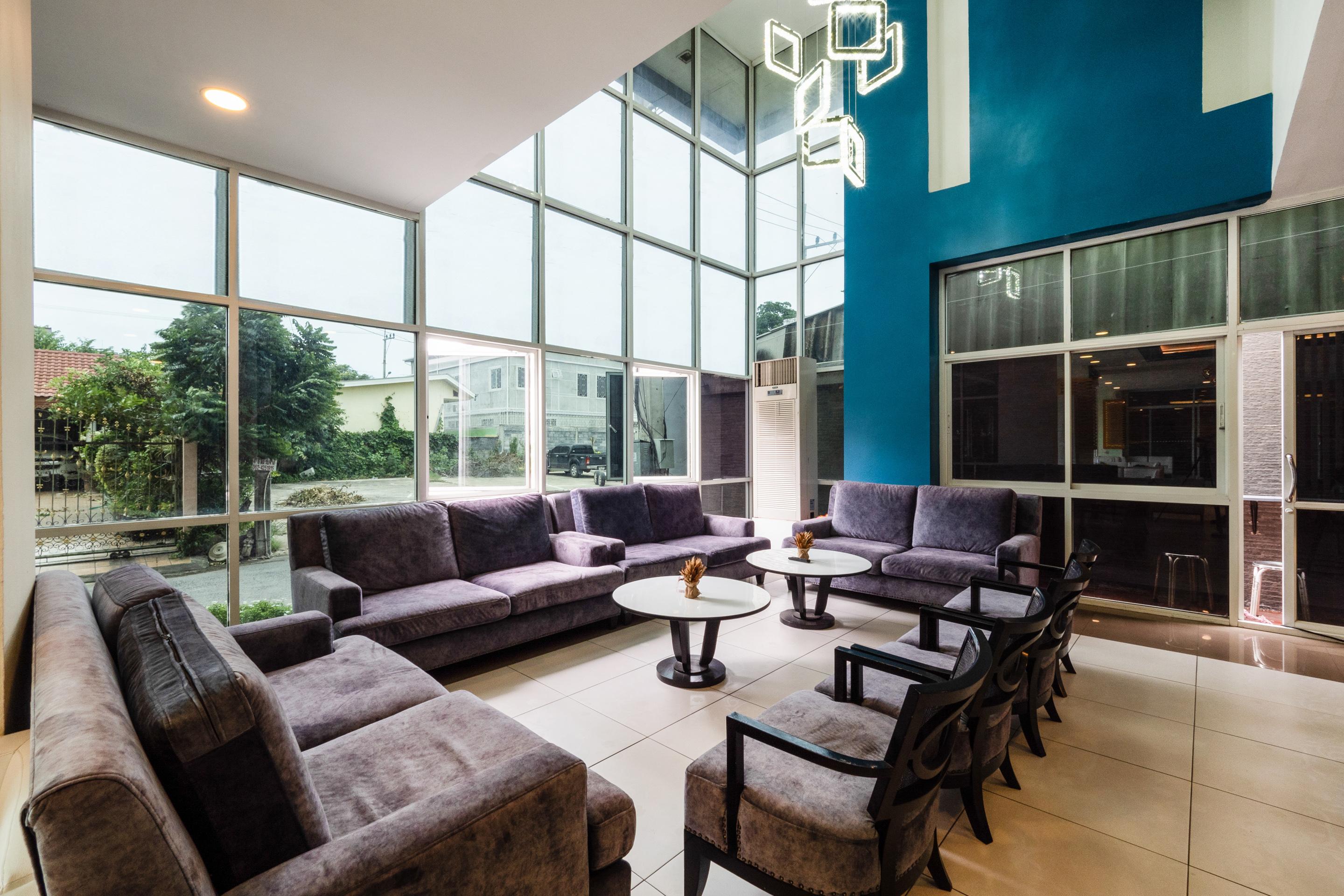 Curve Boutique Hotel