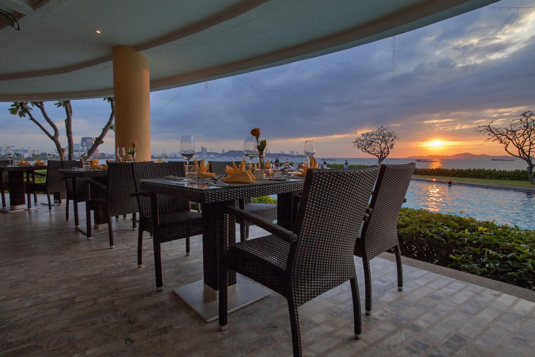 Dusit Thani Resort Pattaya