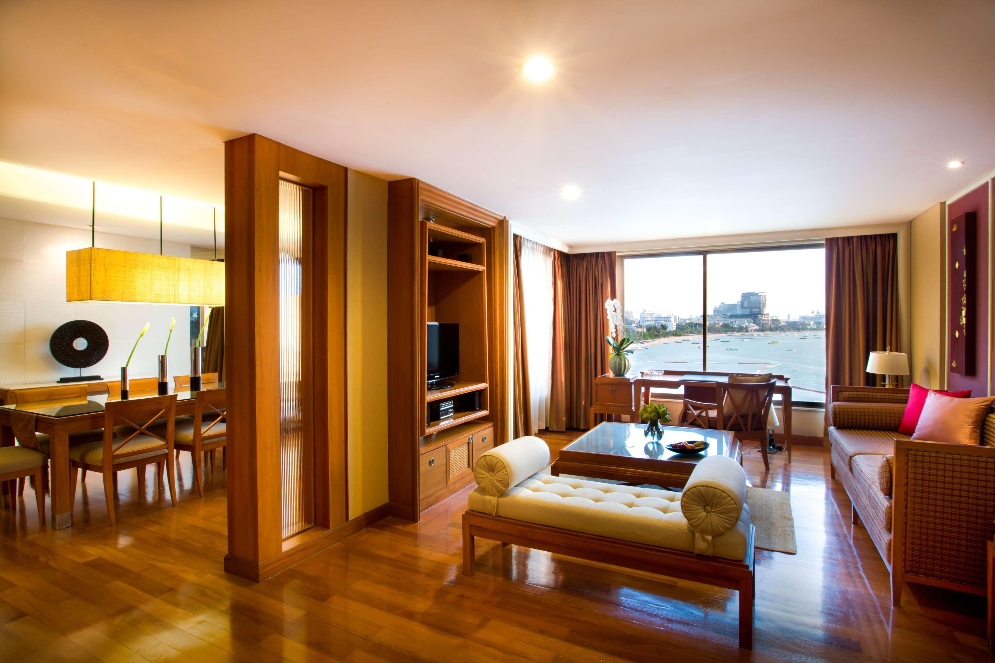 Dusit Thani 5*