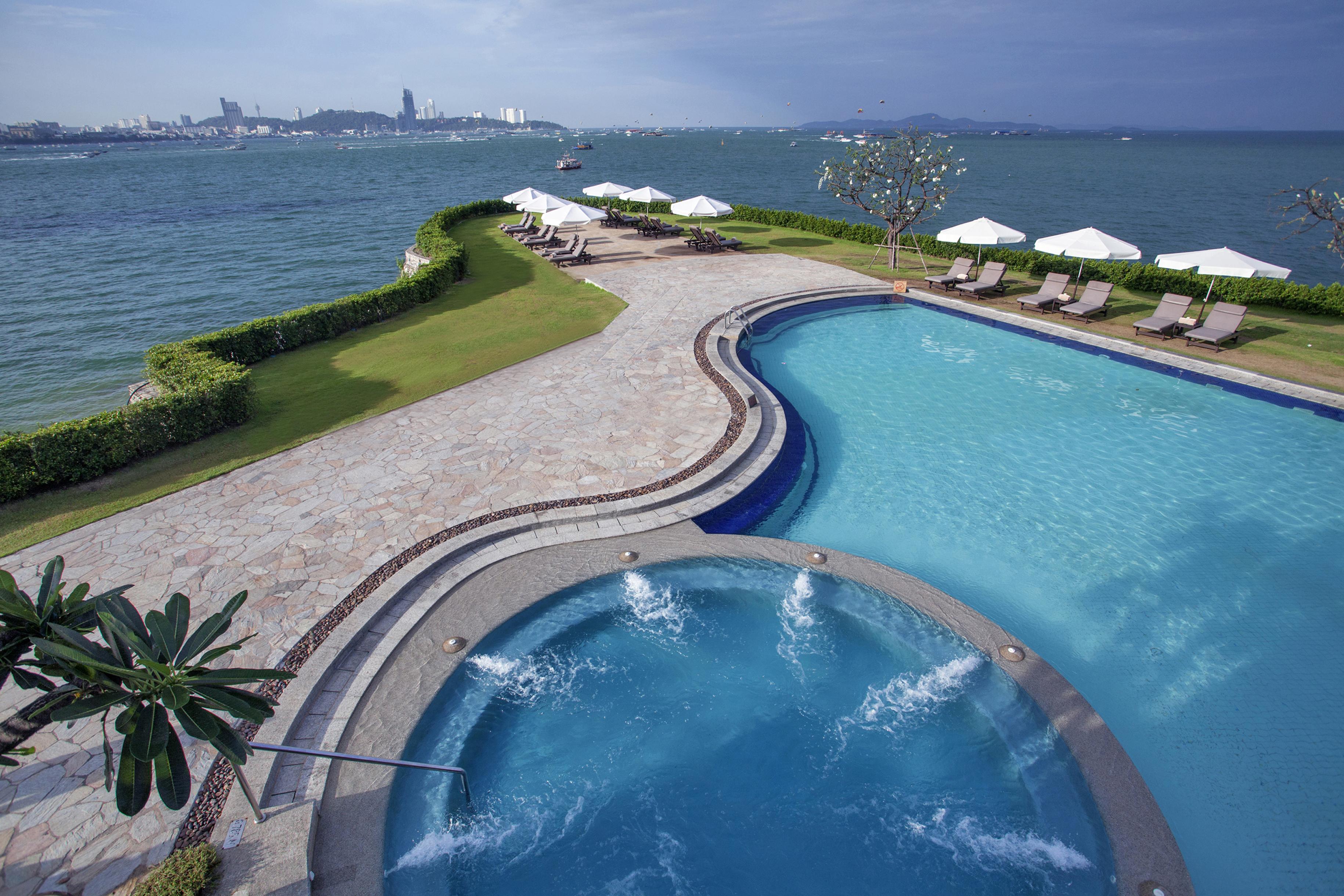Dusit Thani 5* Pattaya
