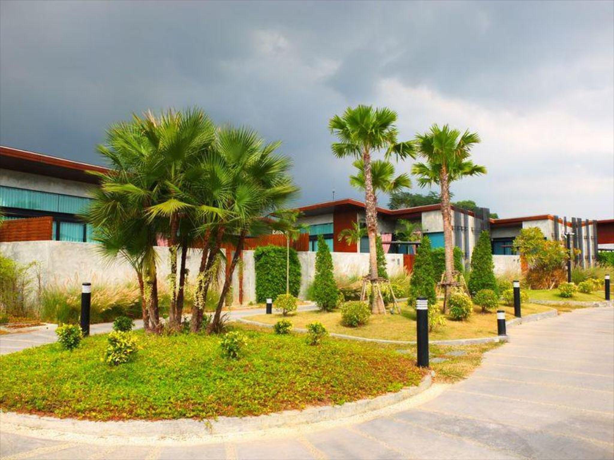 Sunday Sea Two Pool Pattaya Resort