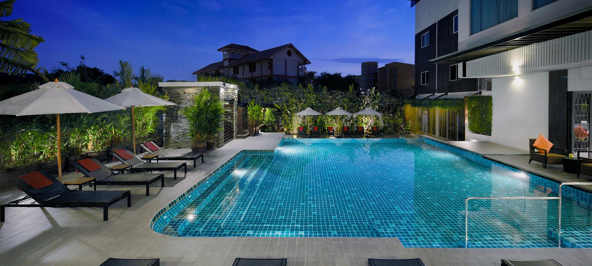 Signature Hotel 4*