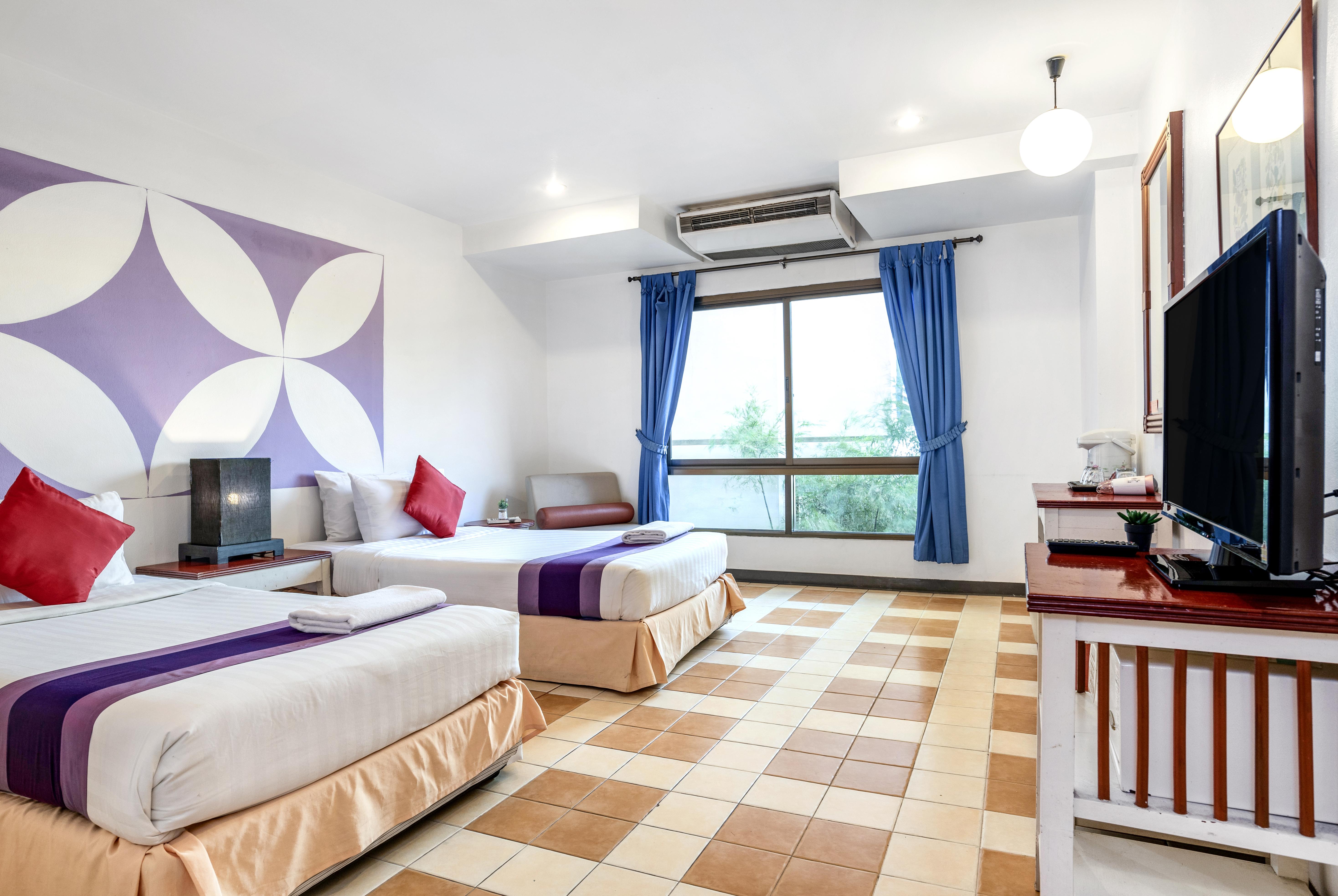 Sawasdee Sea View 3*