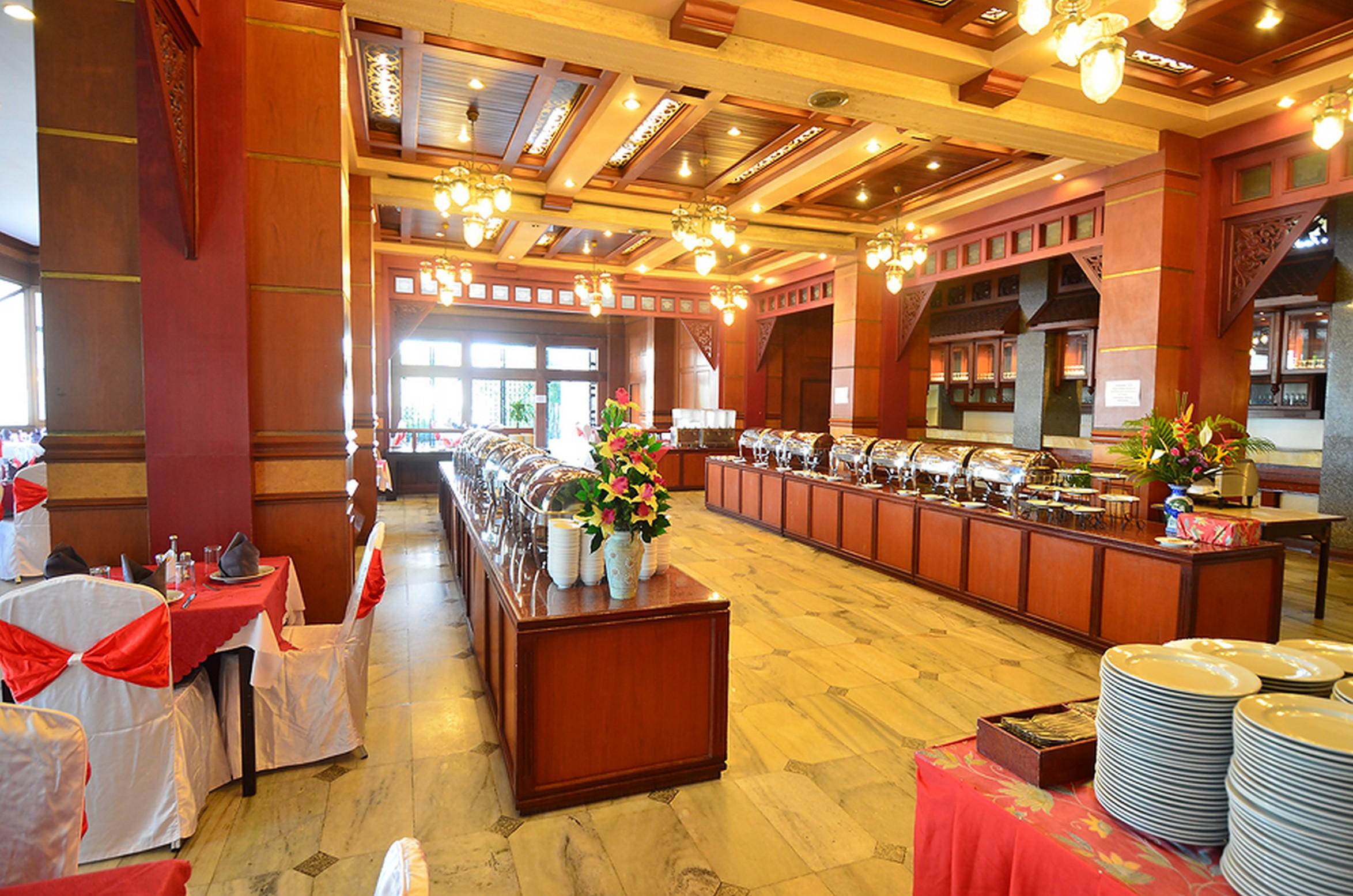 Hotel Welcome World Beachfront 4*