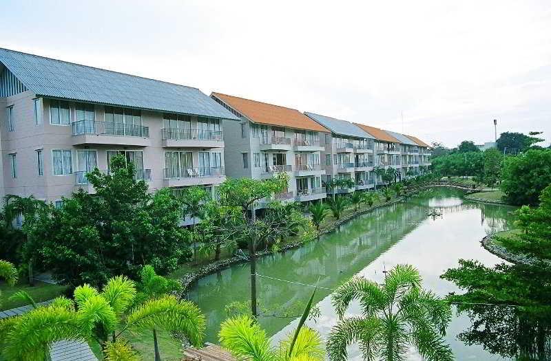 The Leela & Hotel