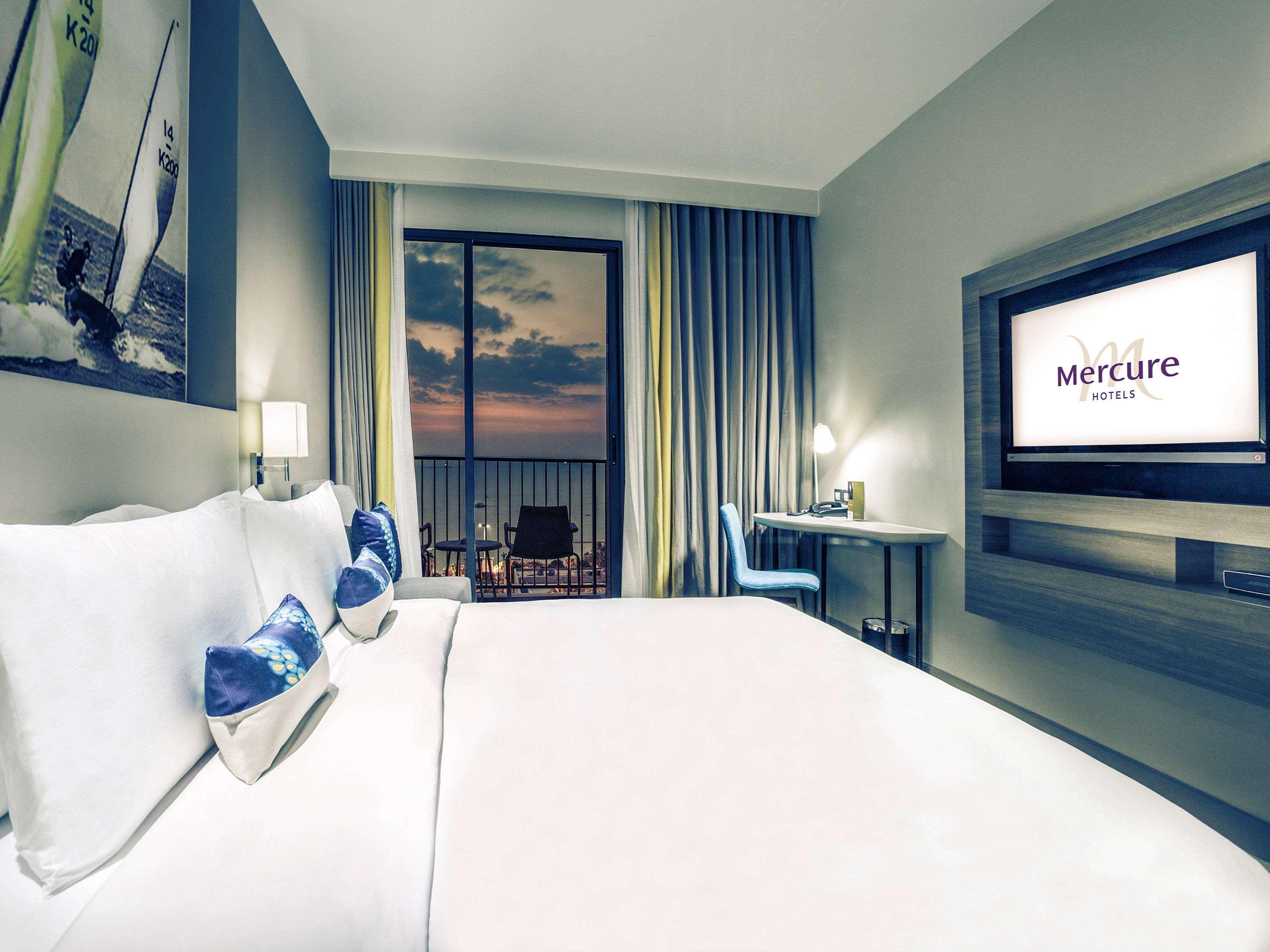 Mercure Ocean 4*