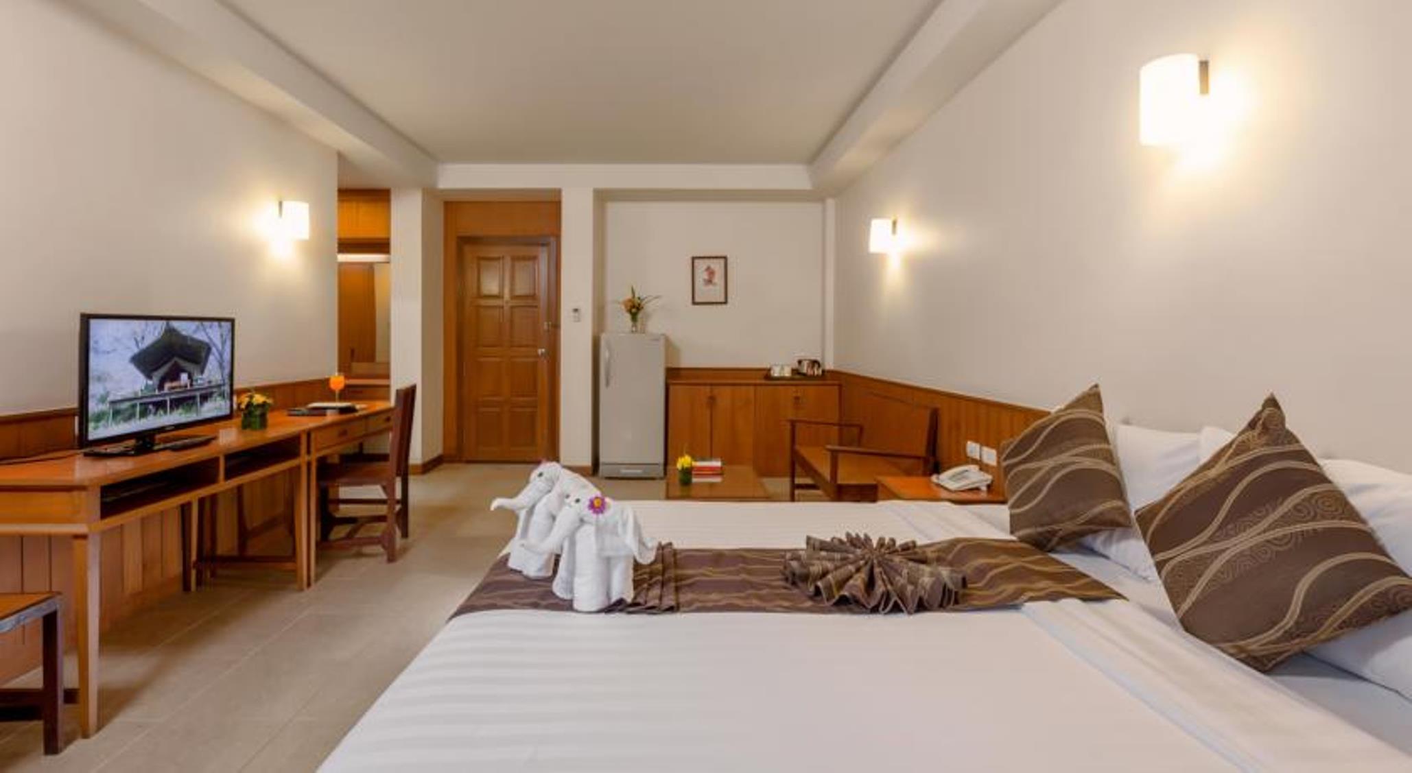 Authong Hotel 4*