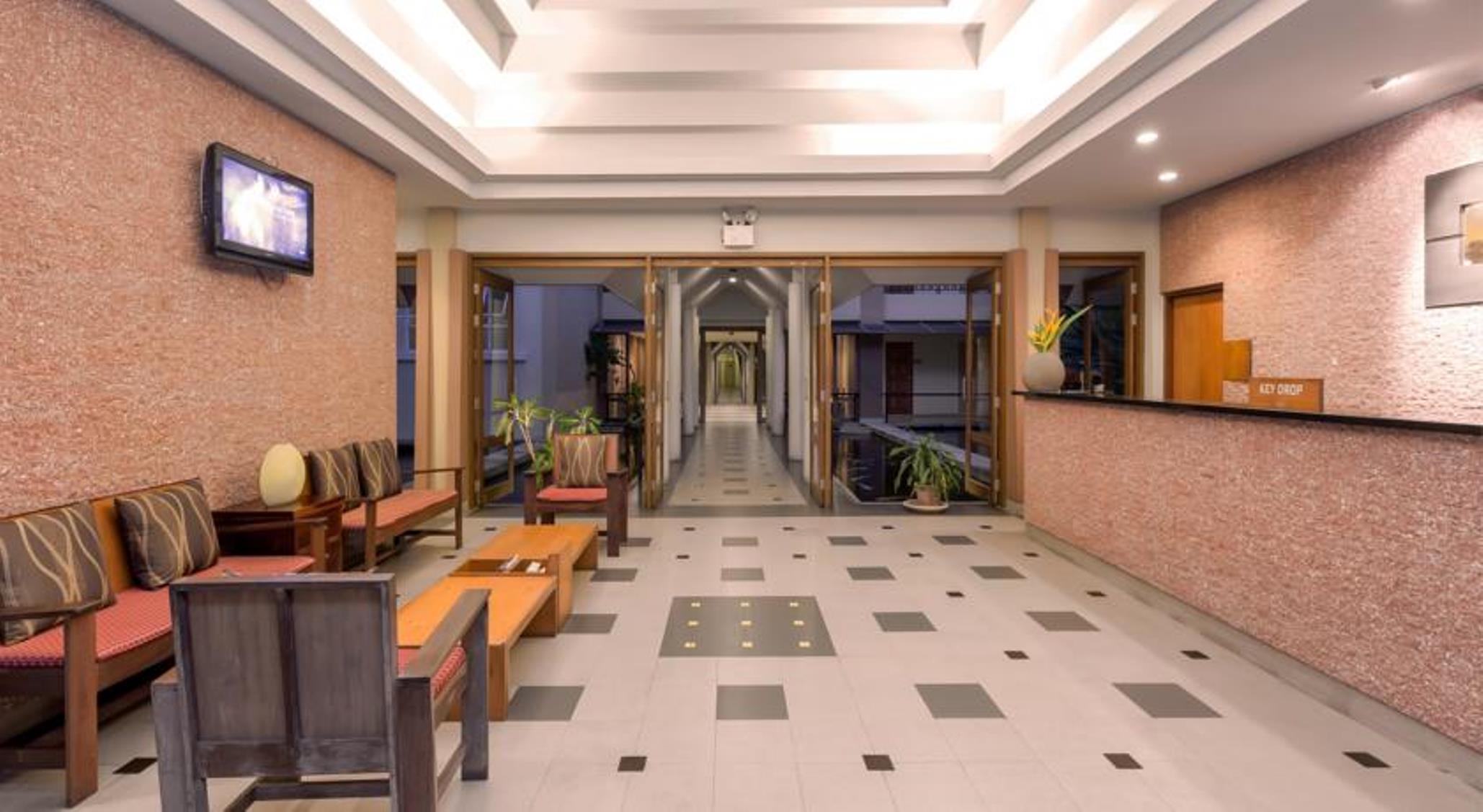 Authong Hotel 4*