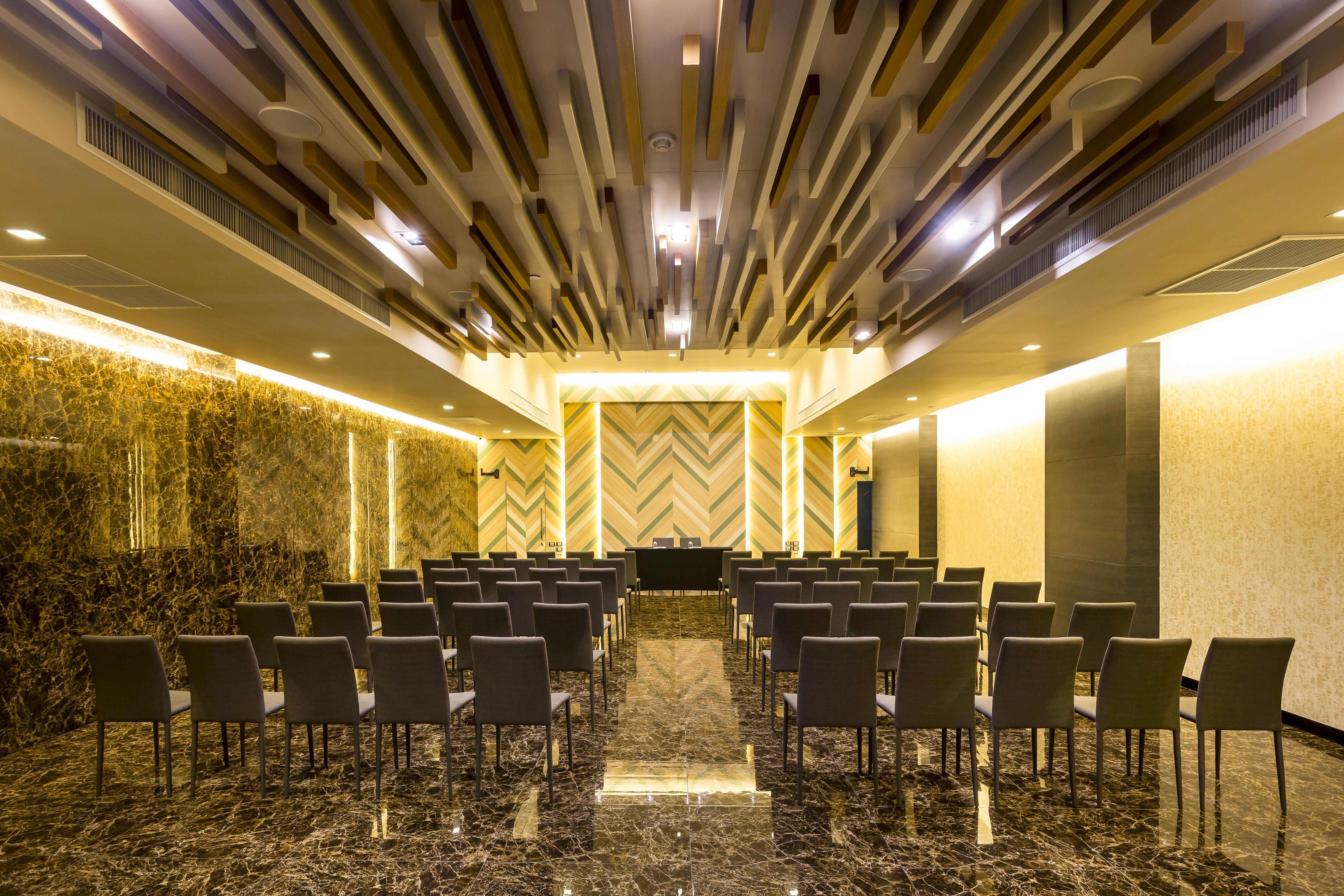 Hotel Tsix5 4*