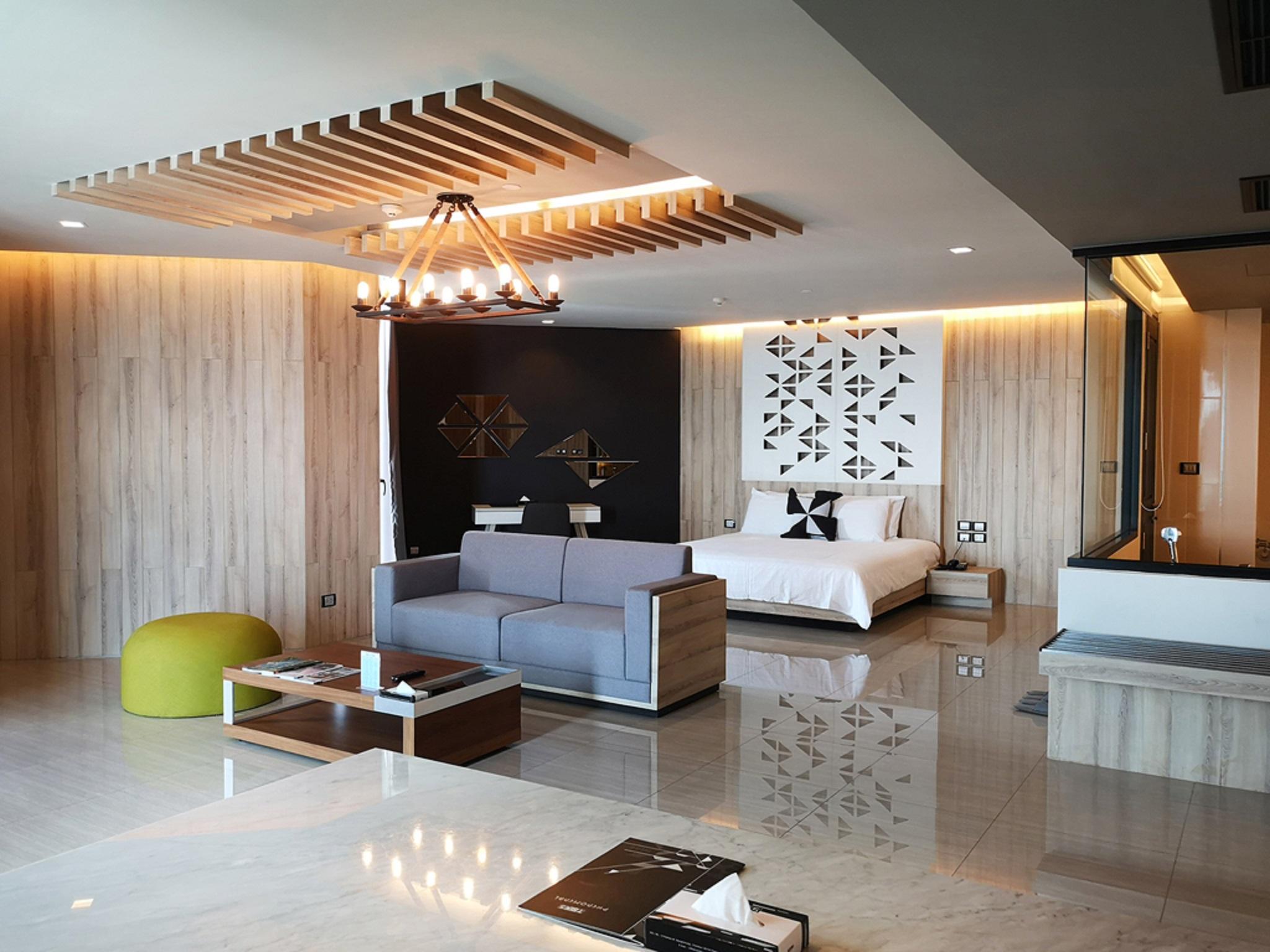 Tsix5 Phenomenal Hotel