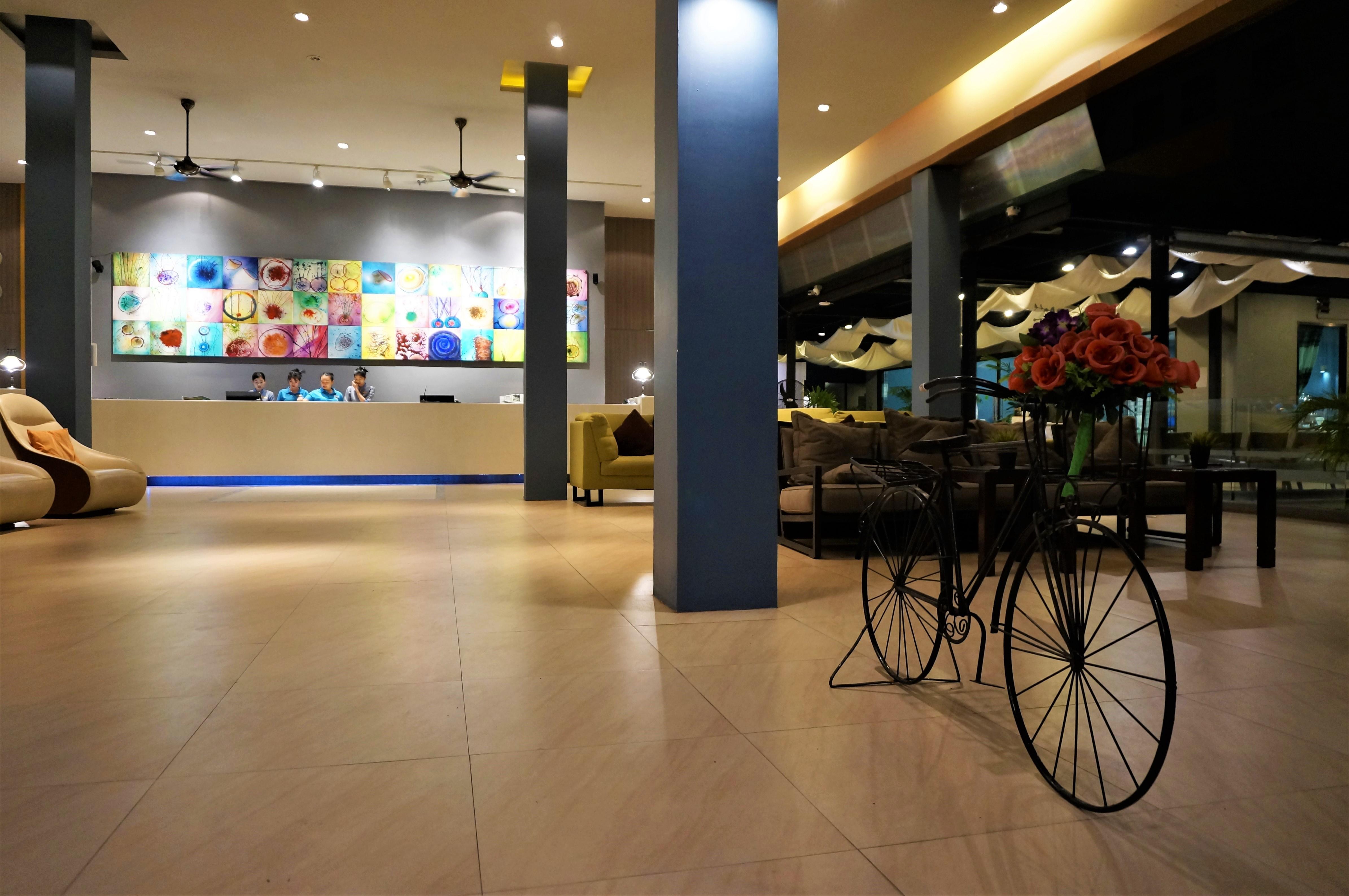 โรงแรม Woraburi &