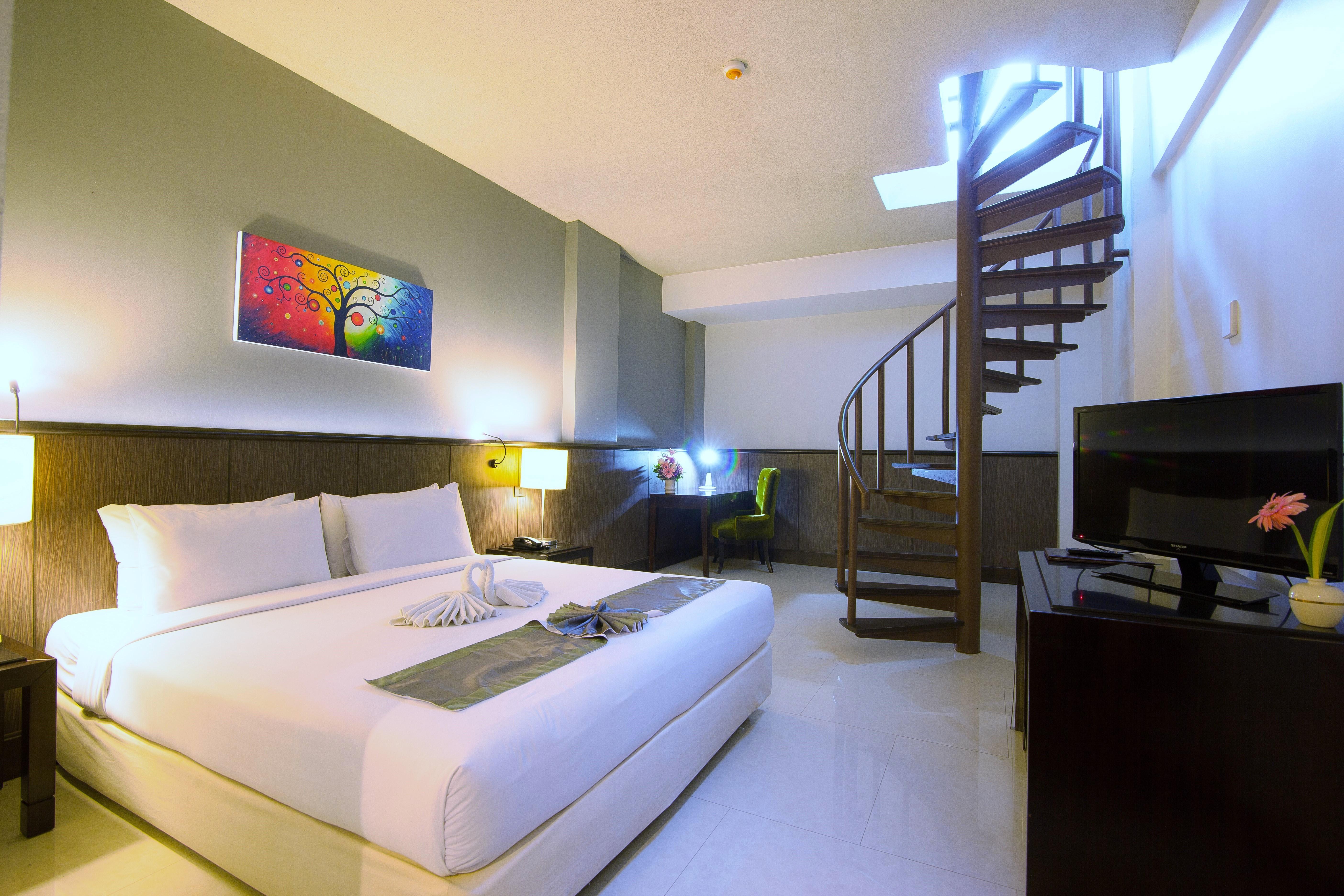 Woraburi & Hotel