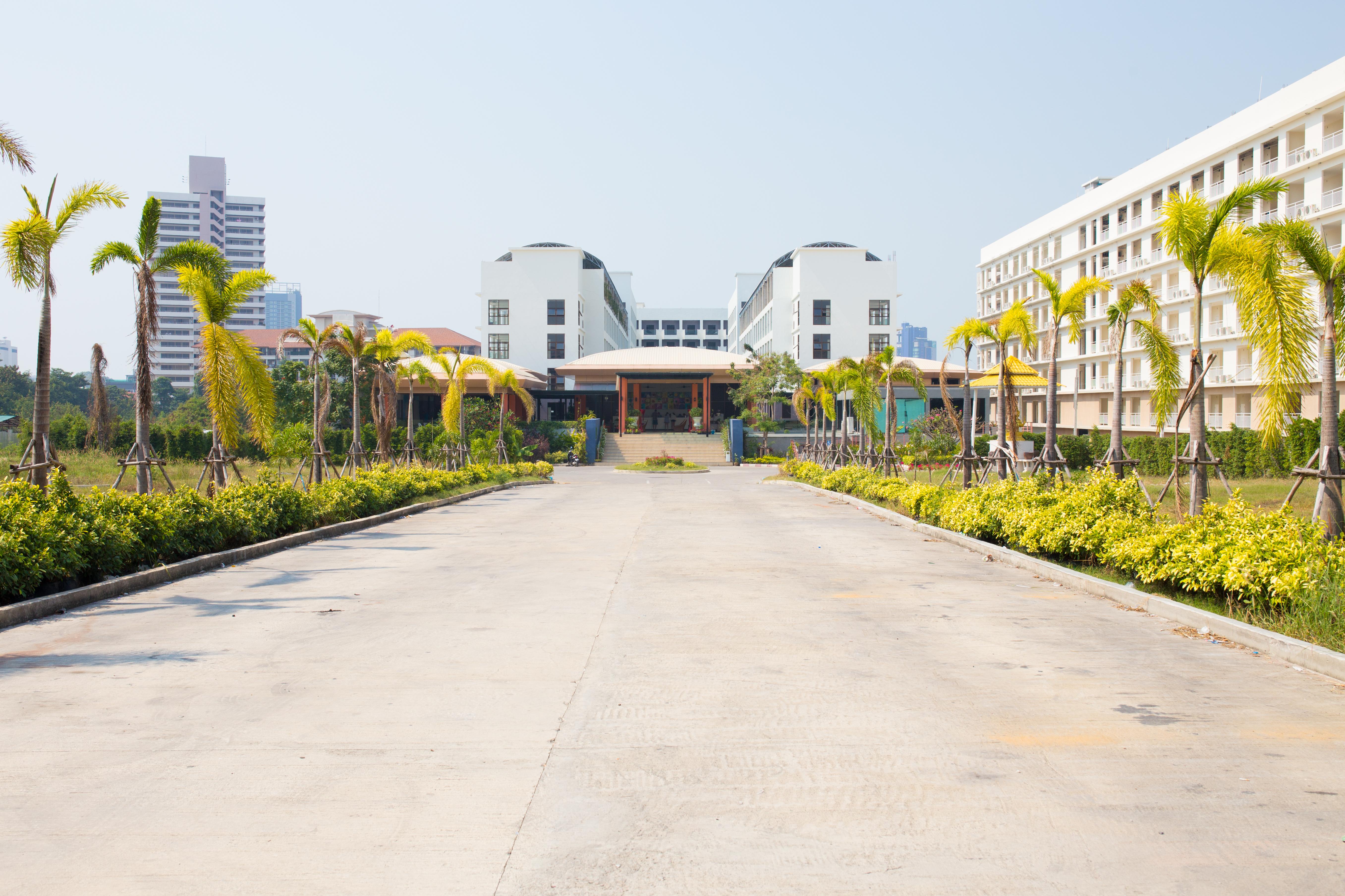 Hotel Woraburi & 4*