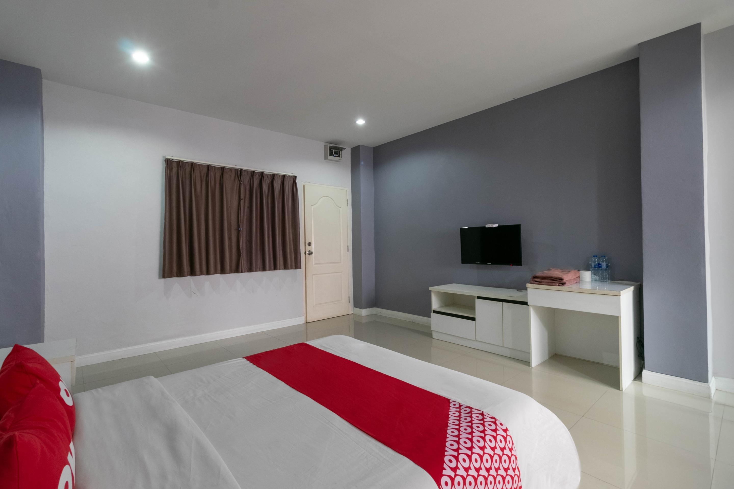 Oyo 75389 Pandora House Inn