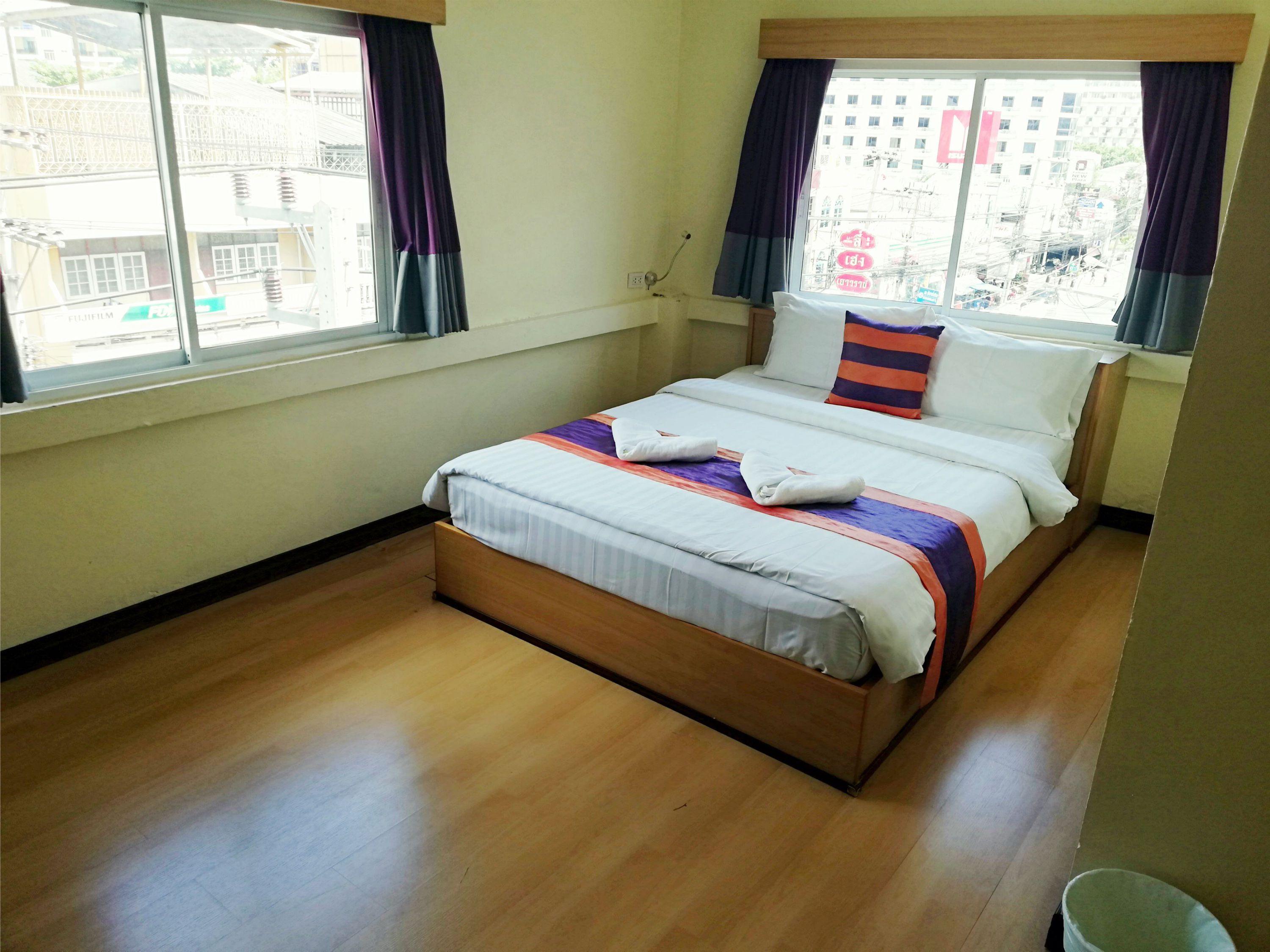 Hotel J P 3*