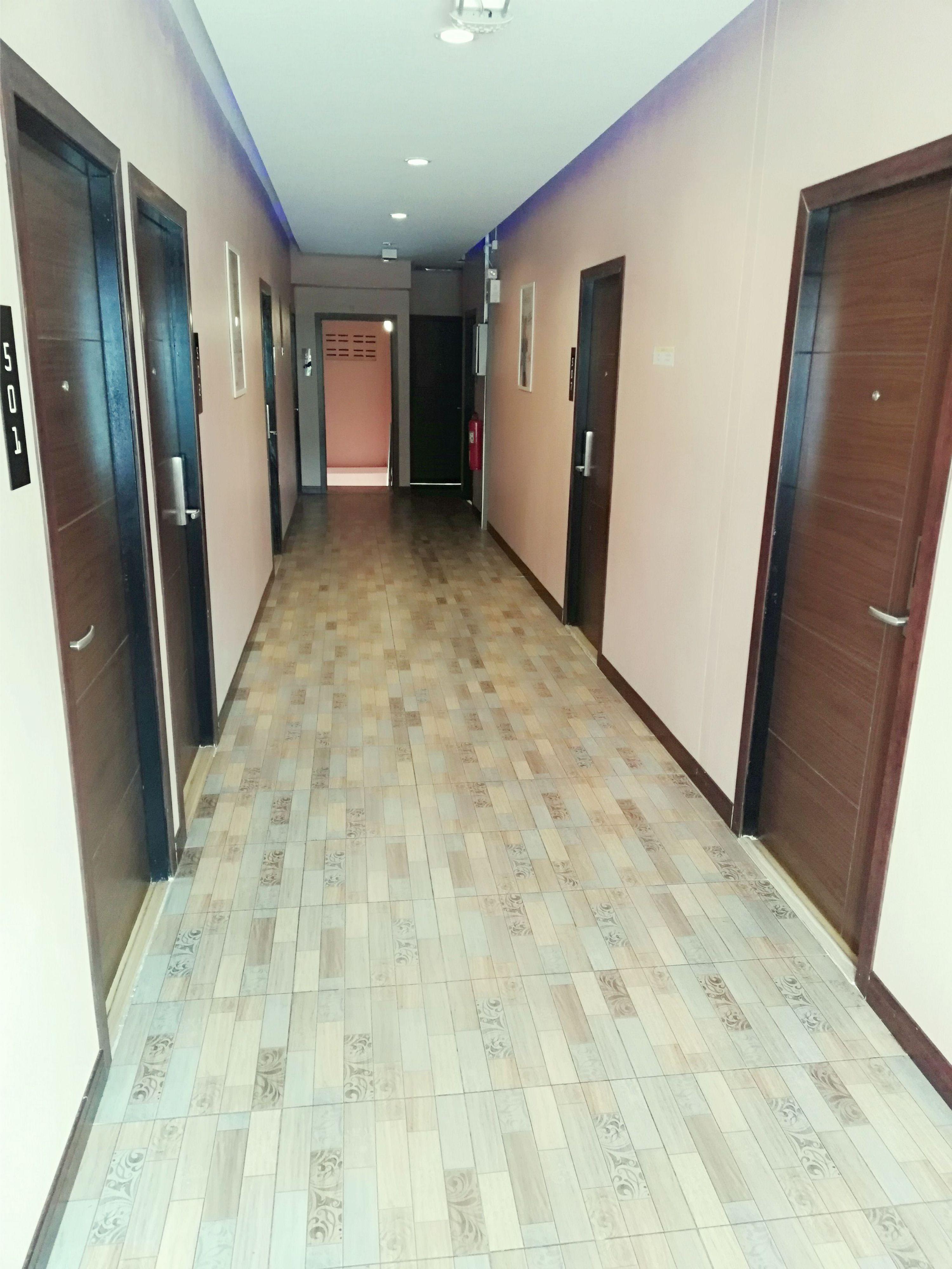 Hotel J P