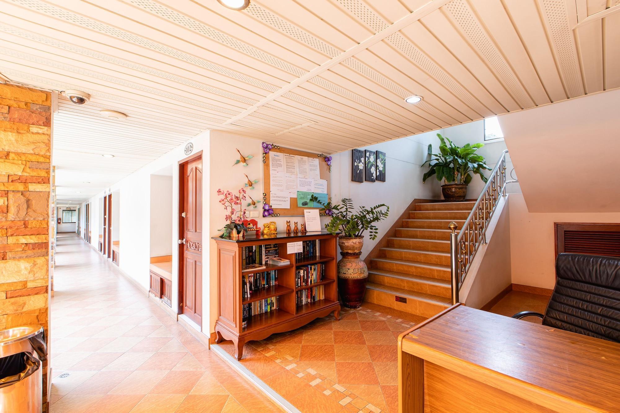 Selina Place Hotel 3*