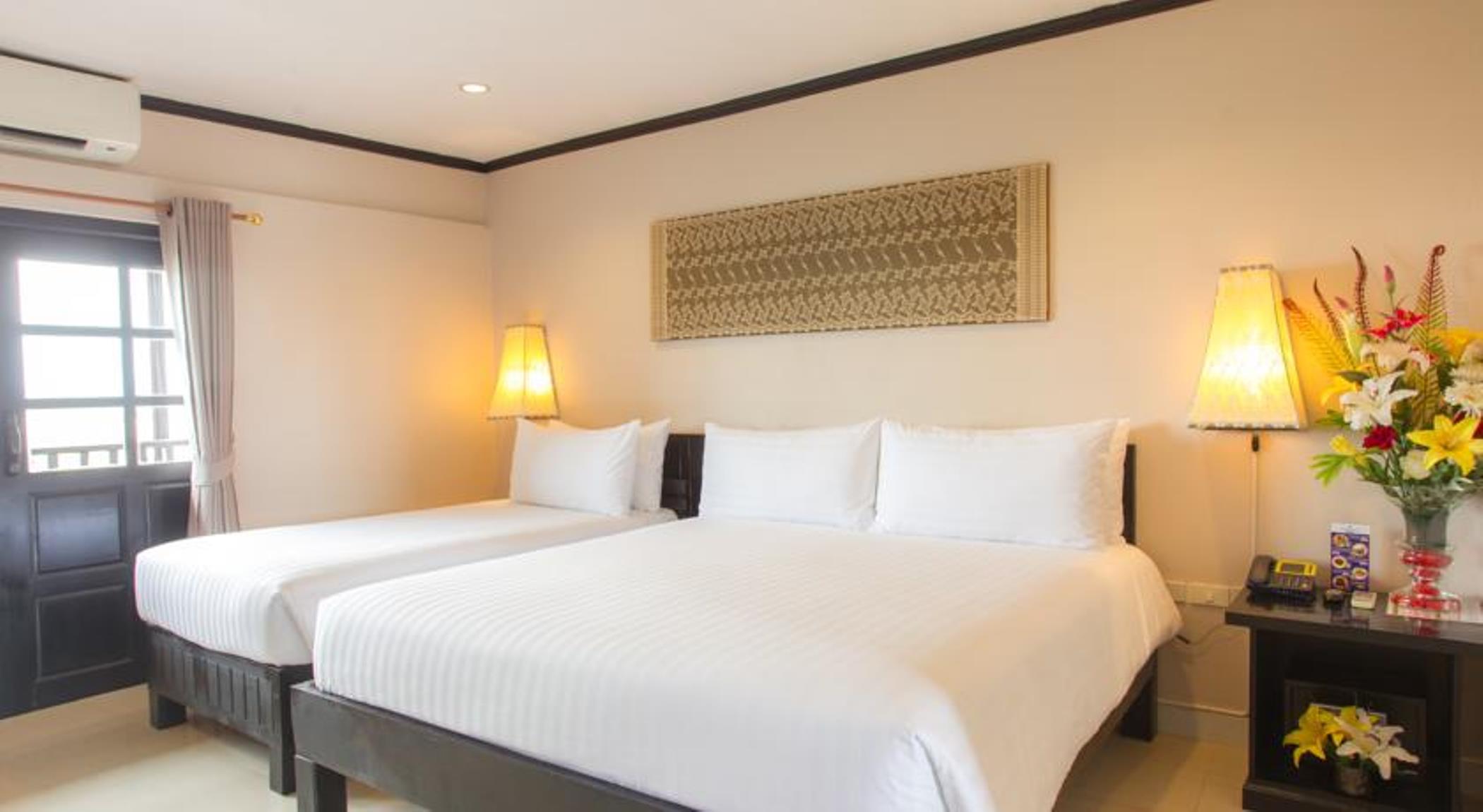 Hotel Golden Tulip Essential 4*