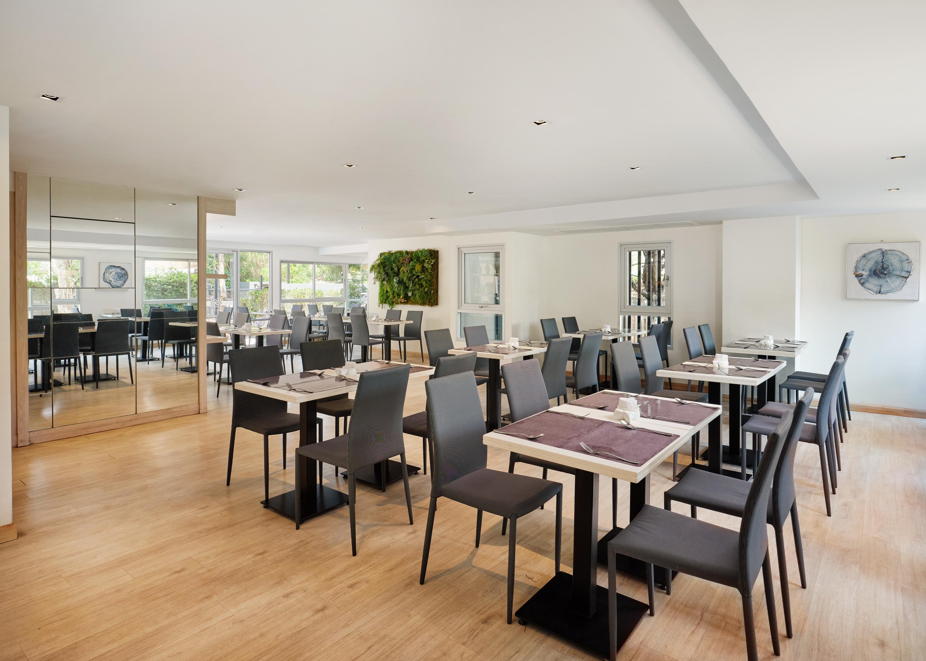 The Grass Serviced Hotel 4*