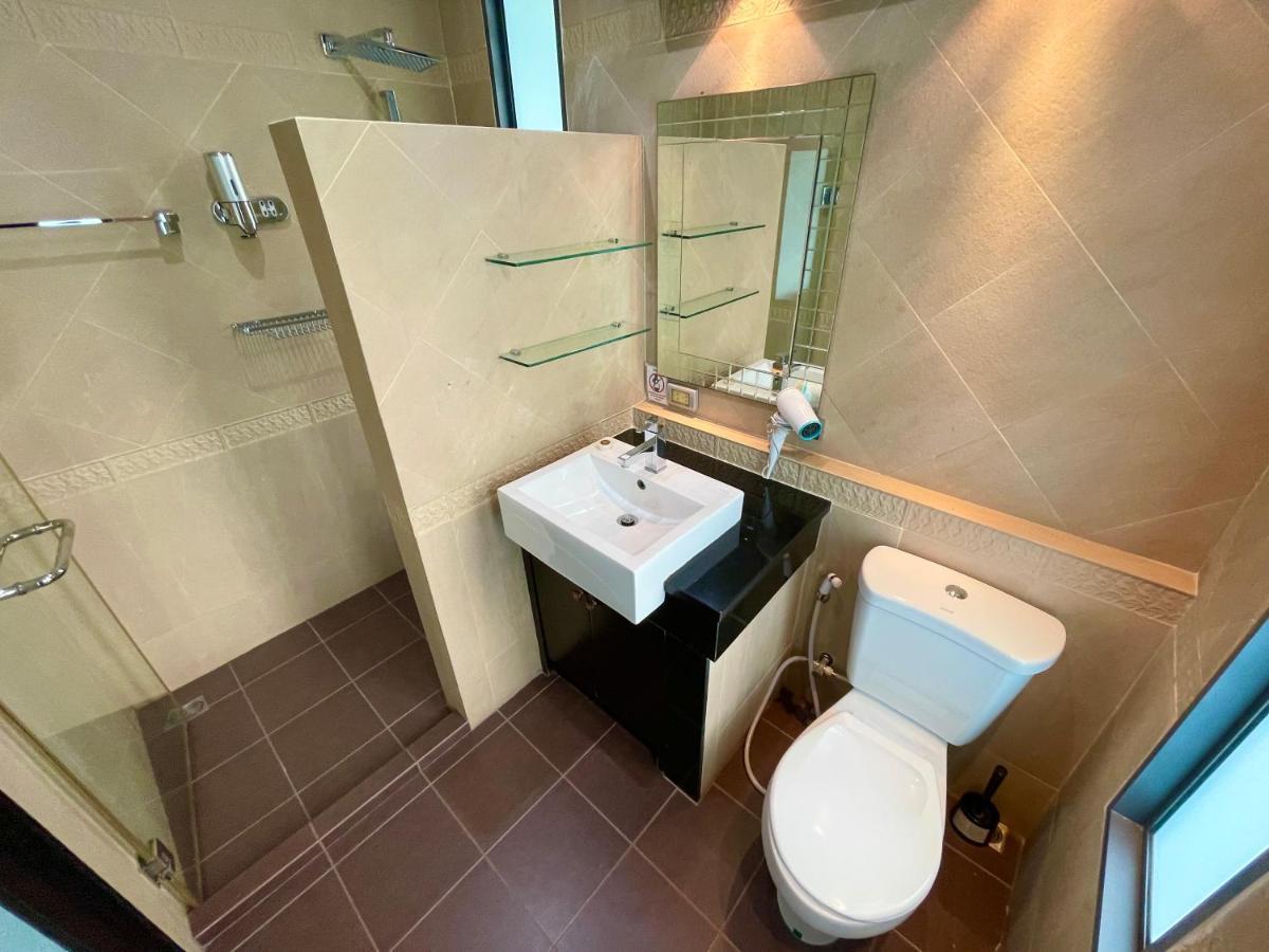 Private Pool & Jacuzzi Villa, Phratumnak, - 600m From The Beach, 711 Nearby *