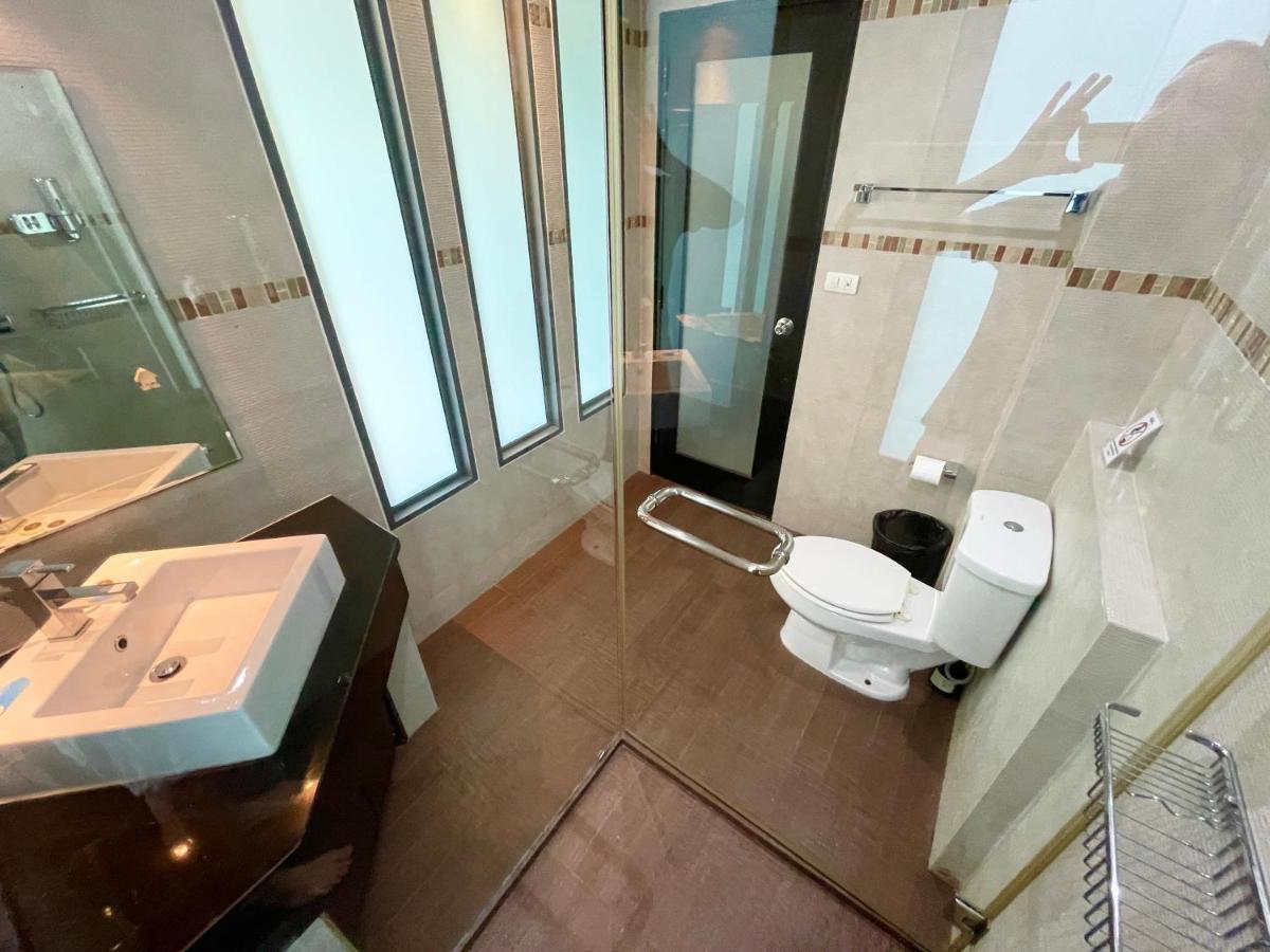 Private Pool & Jacuzzi Villa, Phratumnak, - 600m From The Beach, 711 Nearby