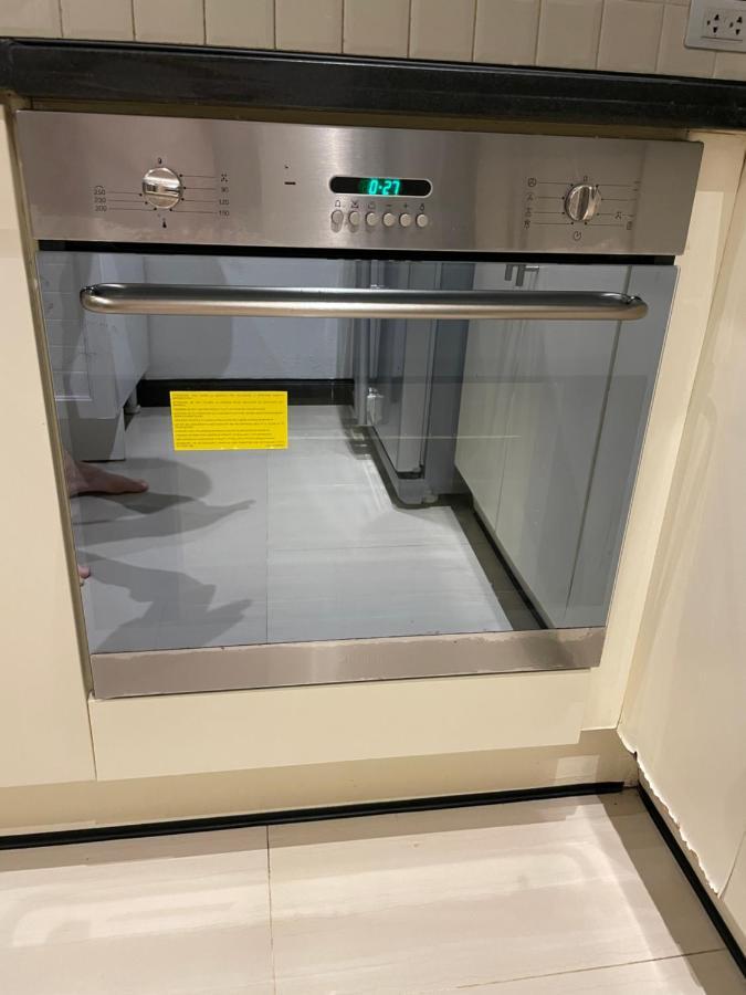 Villa Private Pool & Jacuzzi Villa, Phratumnak, - 600m From The Beach, 711 Nearby Pattaya