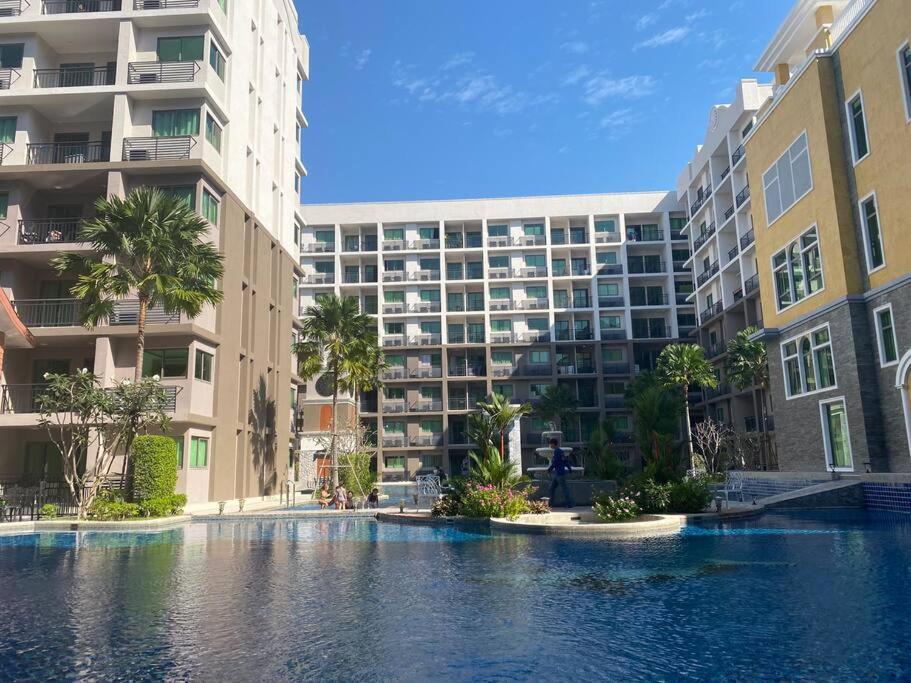 New 1-br Pool View New Arcadia