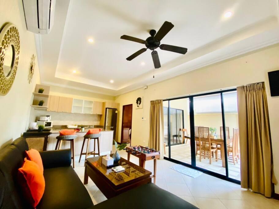 Majestic Poolvillas 2 Bedrooms & Cozy Villa *