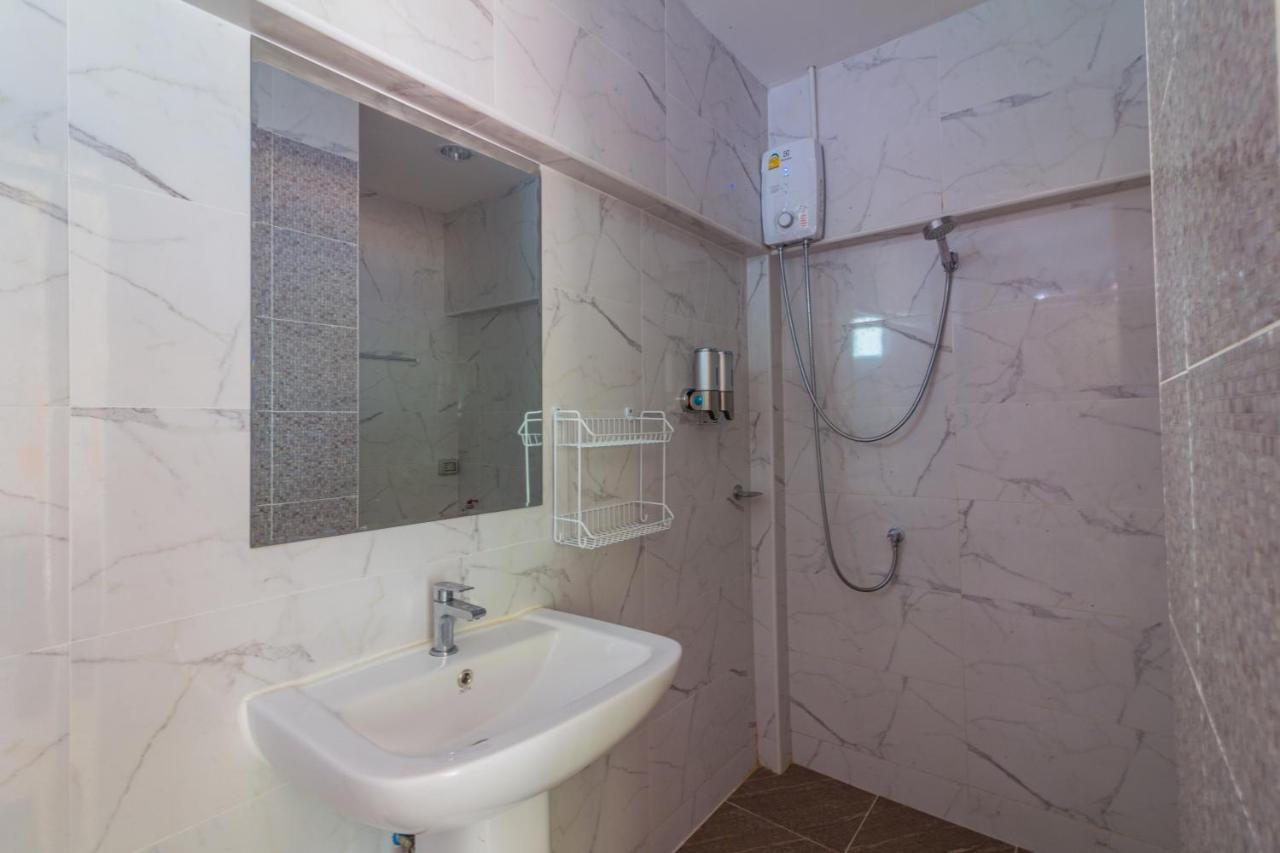 Luxury 3 Bhk 200m From The Villa