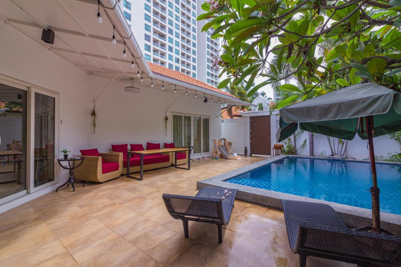 Luxury 3 Bhk 200m From The *