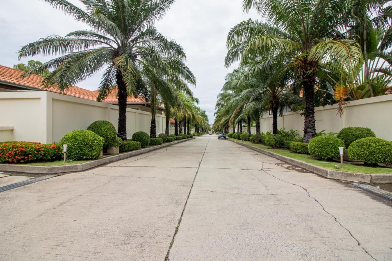 Luxury 3 Bhk 200m From The Pattaya