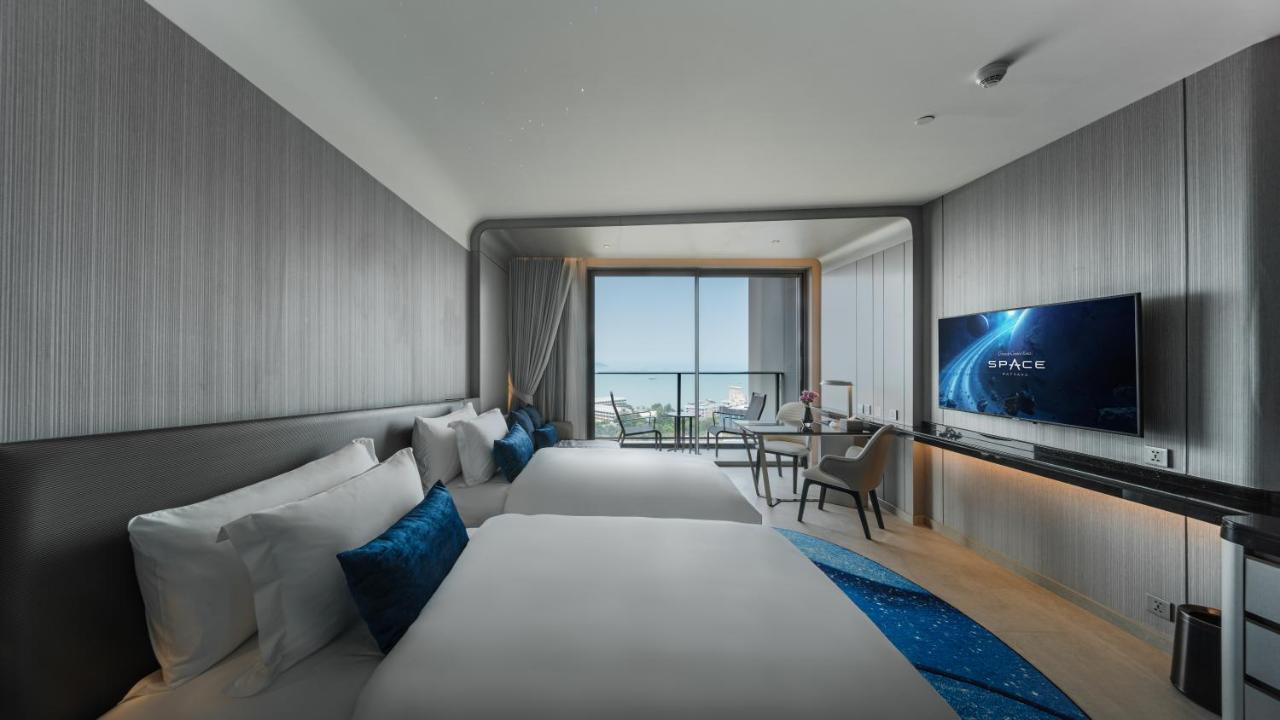Hotel Grande Centre Point Space 5*