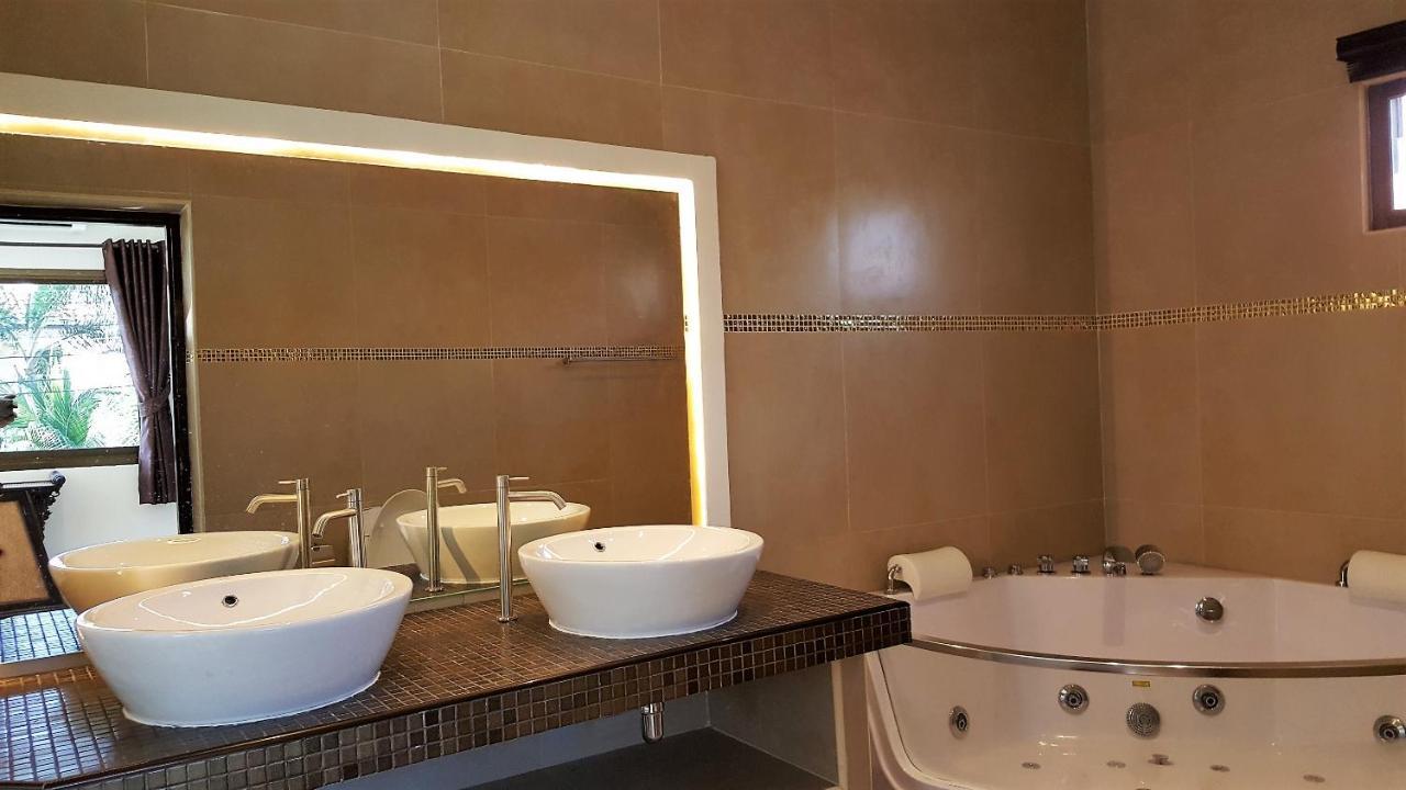 Wowland Luxury Pool Walking Street 6 Bedrooms Pousada Pattaya