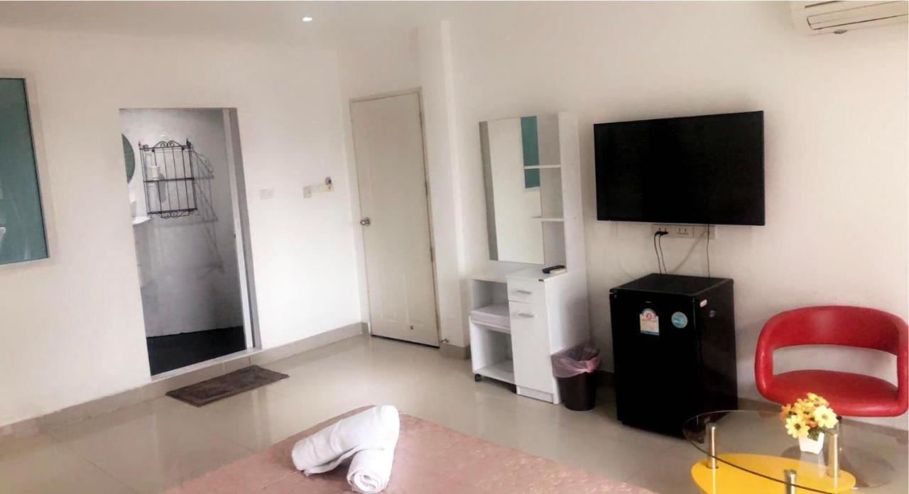 W-9 * Pattaya