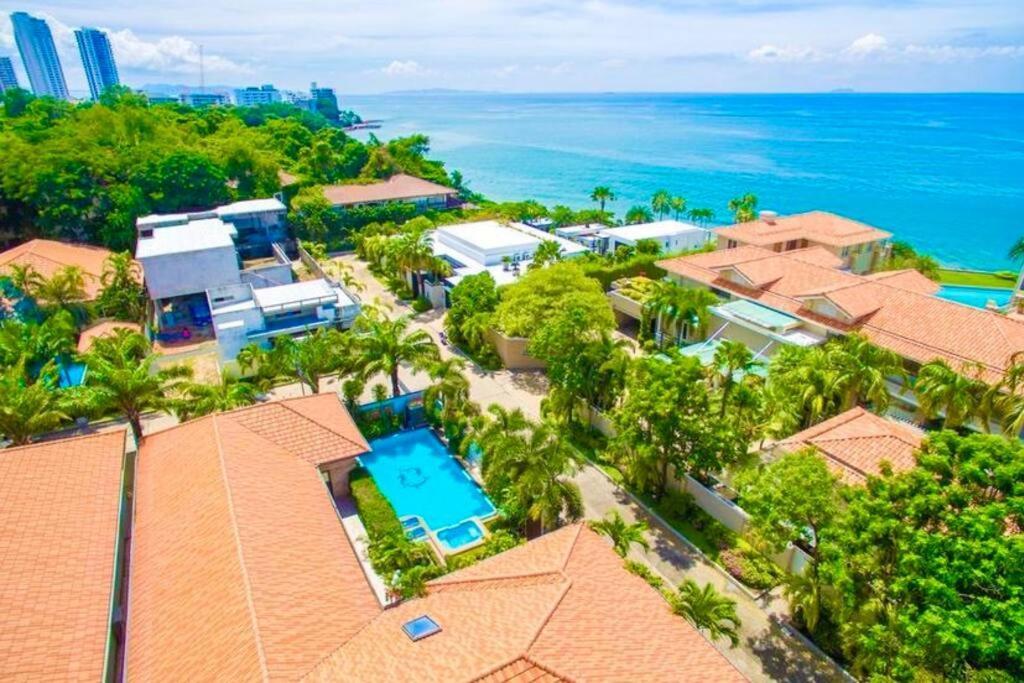 Luxury Pool Villa, On Private Project Majestic Pratumnak Pattaya