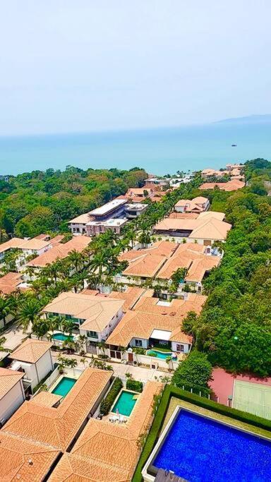 Luxury Pool Villa, On Private Project Majestic Pratumnak Villa Pattaya