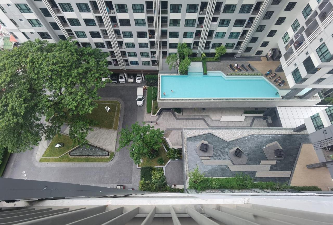 Llx At The Base Pattaya