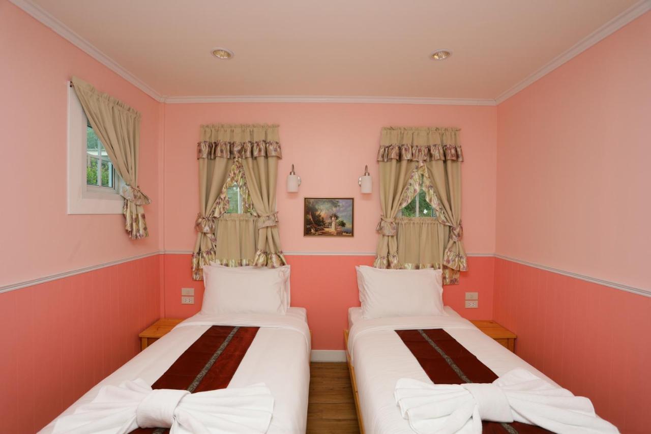 Paradise Resort 3*