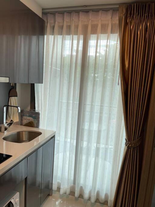 Arcadia Continental In Jomtien โรงแรม