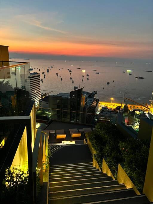 Secret Gem Sea-view King Size Edge Apartment