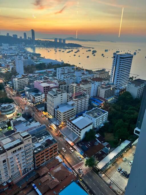 Secret Gem Sea-view King Size Edge Pattaya