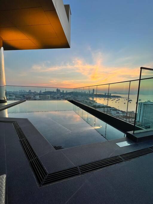 Secret Gem Sea-view King Size Edge Pattaya