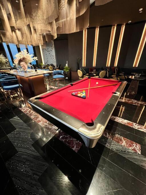 Secret Gem Sea-view King Size Edge Apartment Pattaya
