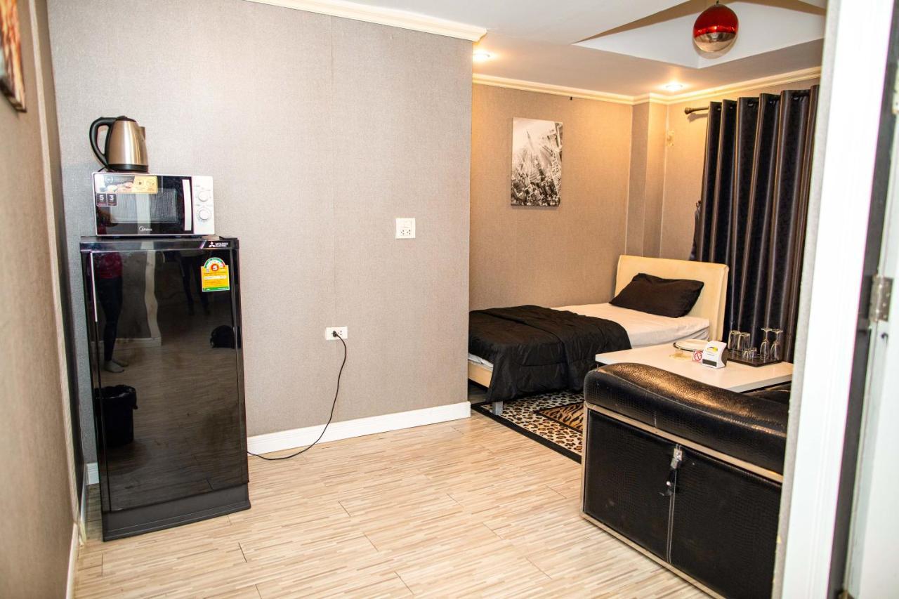 Hotel Merry