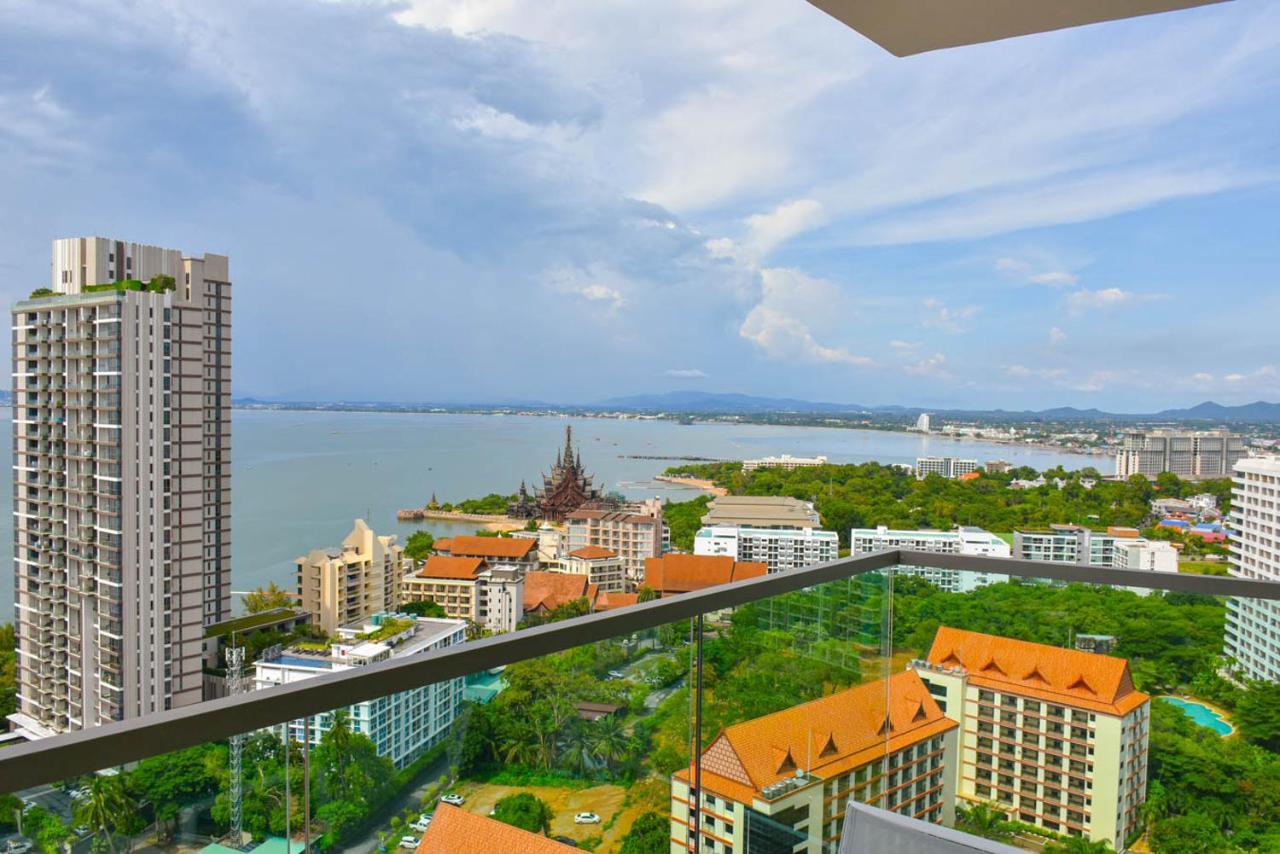Wongamat Tower Condominium * Pattaya