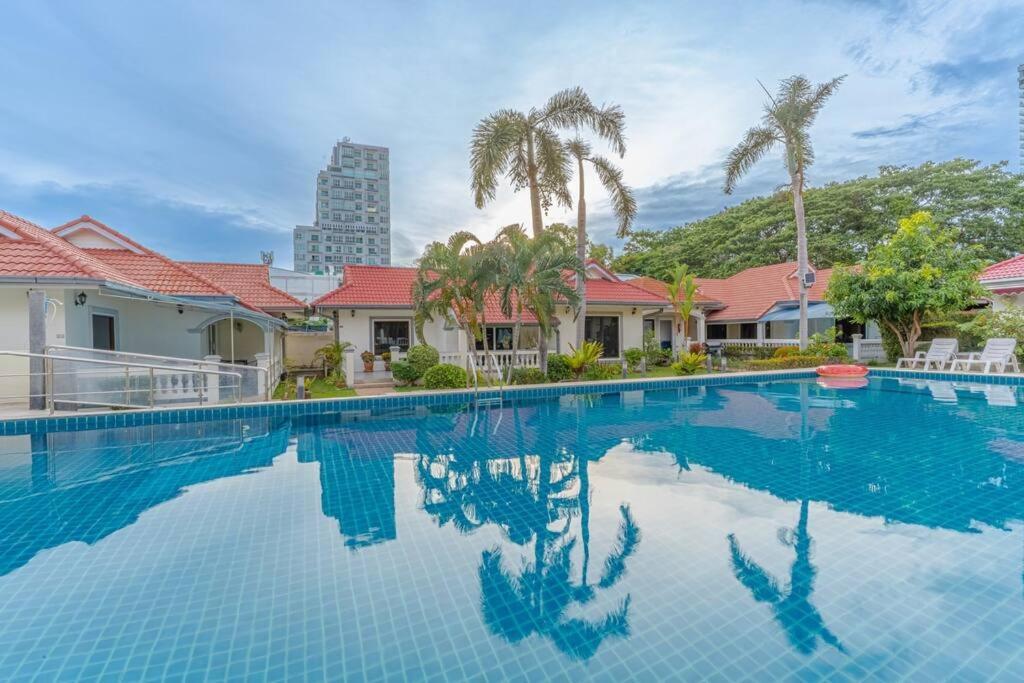 5-3br Huge Pool, Bbq, 300m-beach, 5 Mins To Walking Street Villa