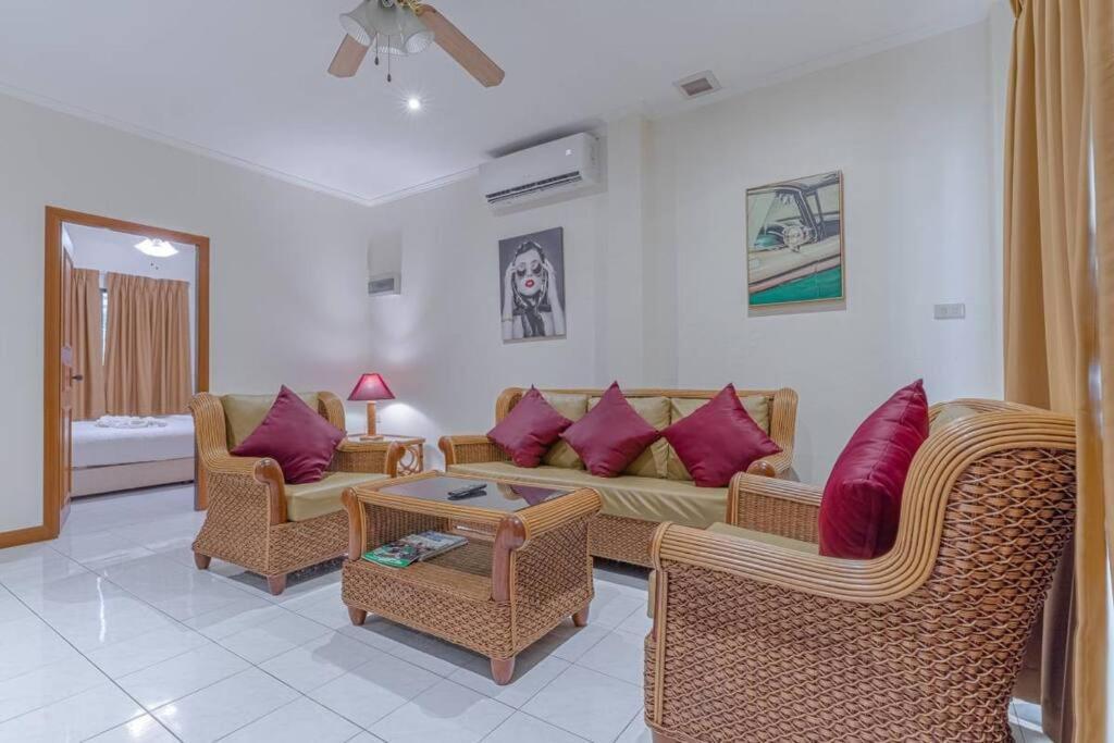 6-3br Huge Pool, Bbq, 300m-beach, 5 Mins To Walking Street * Pattaya