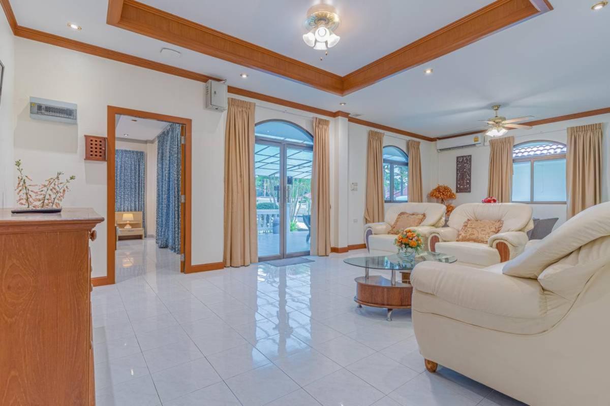 Mew Resort-15br-30pax,300m-beach & Near Walking Street Villa Pattaya