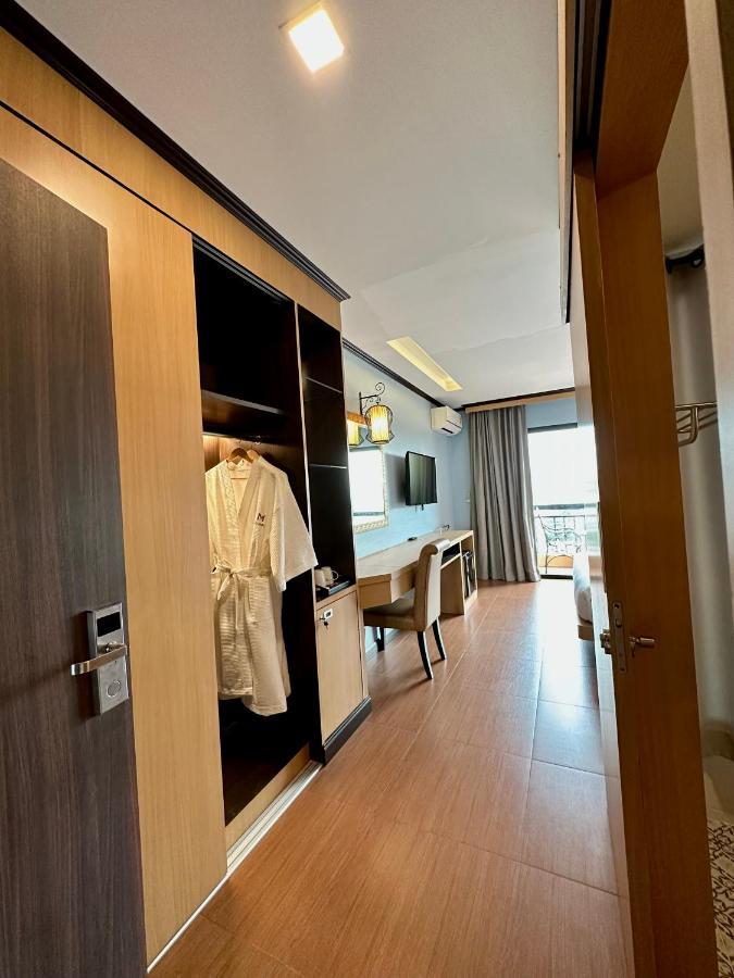 Mido Hotel 4*